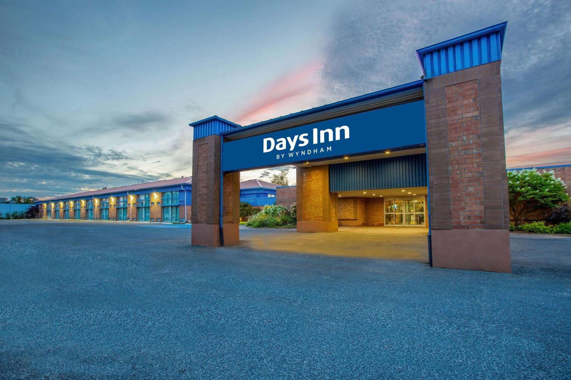 Days Inn By Wyndham Sudbury & Conference Centre Buitenkant foto